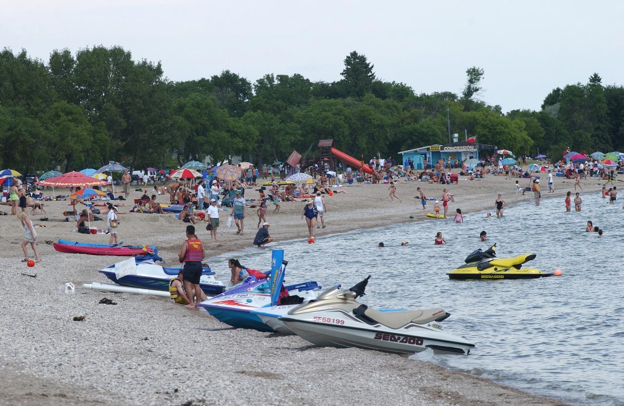 Lakeview Gimli Resort Экстерьер фото